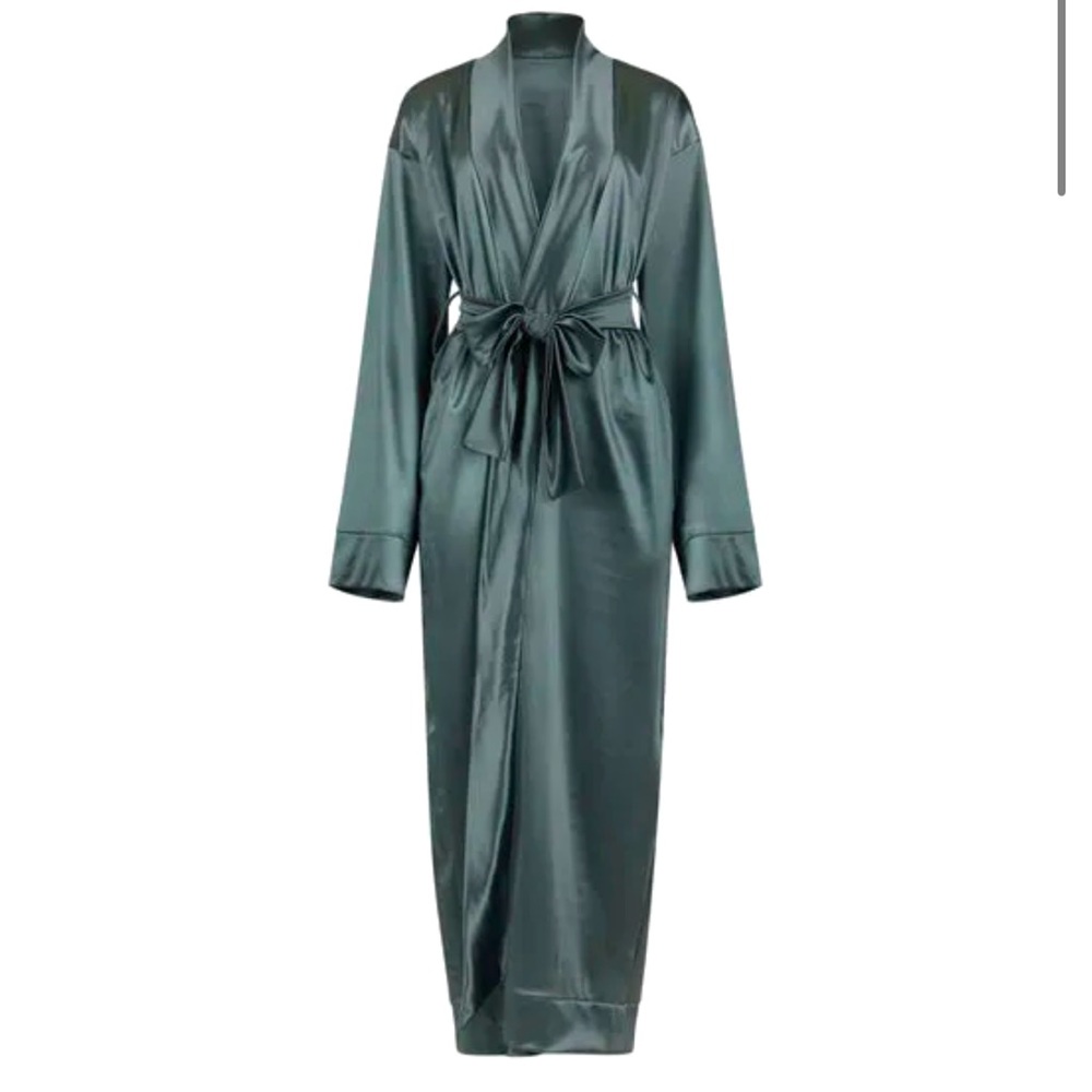 Liana rauma luxery robe
